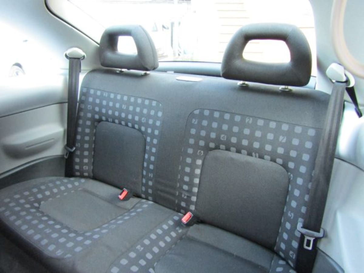 VOLKSWAGEN New Beetle 15