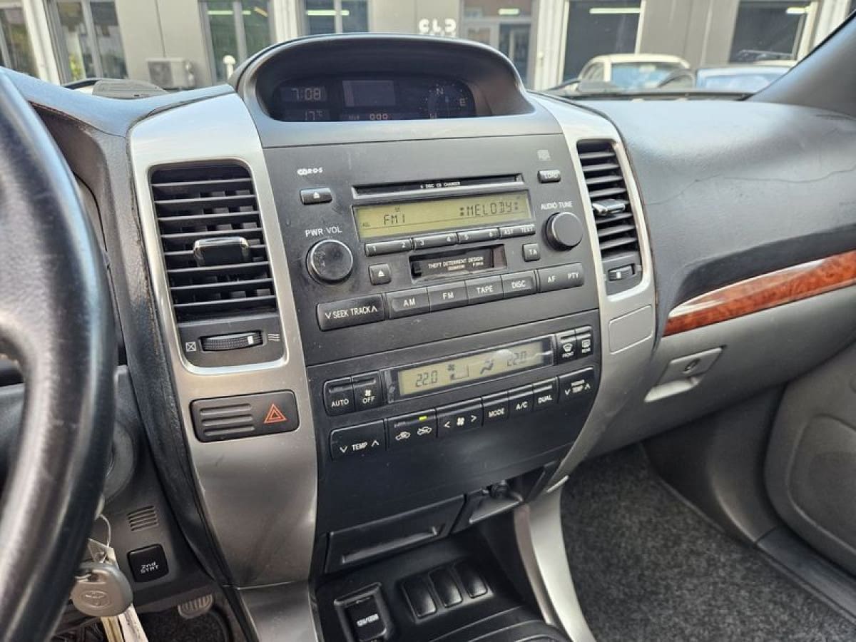 TOYOTA Land Cruiser 6