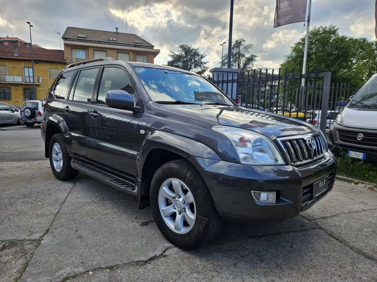 TOYOTA Land Cruiser 10