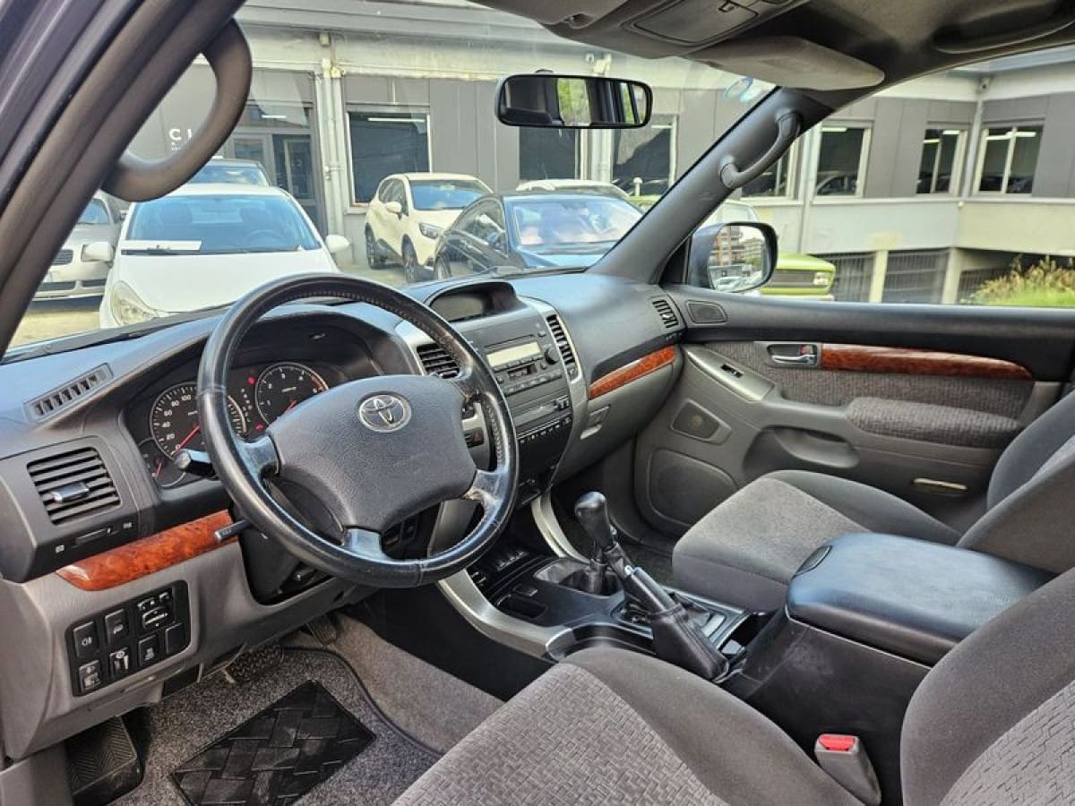 TOYOTA Land Cruiser 14