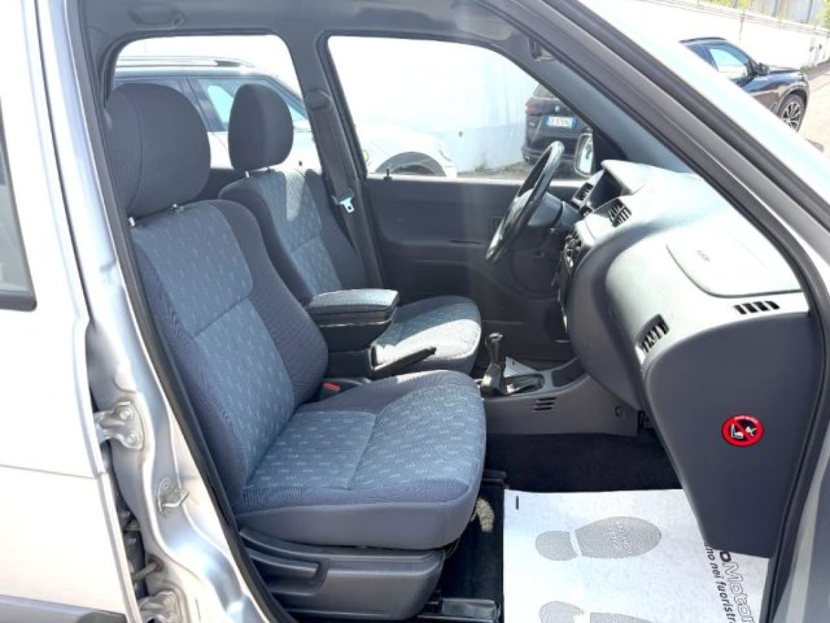 DAIHATSU Terios 7