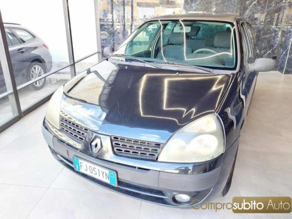 RENAULT Clio 2ª serie 8