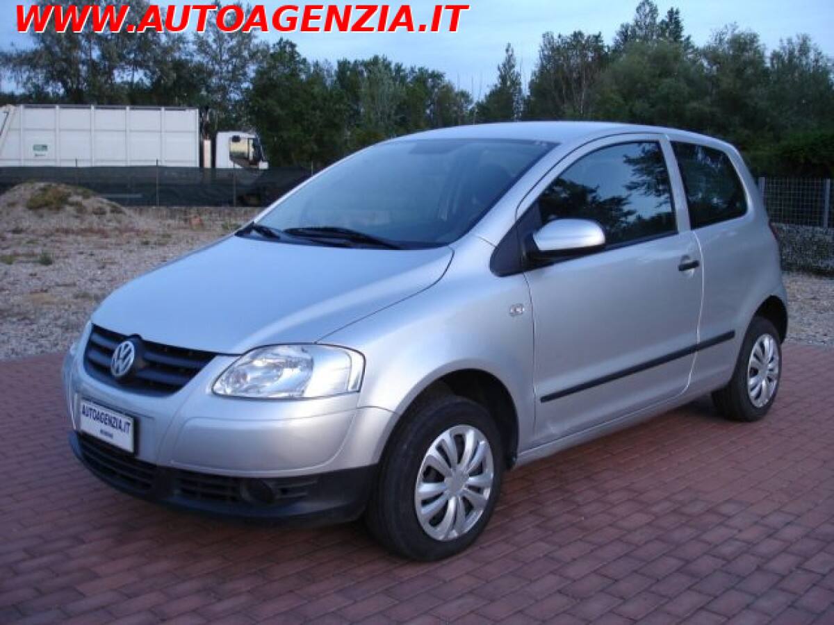 VOLKSWAGEN Fox 8