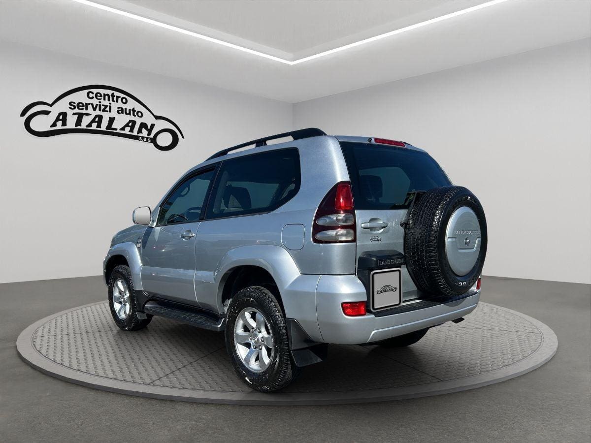 TOYOTA Land Cruiser 8