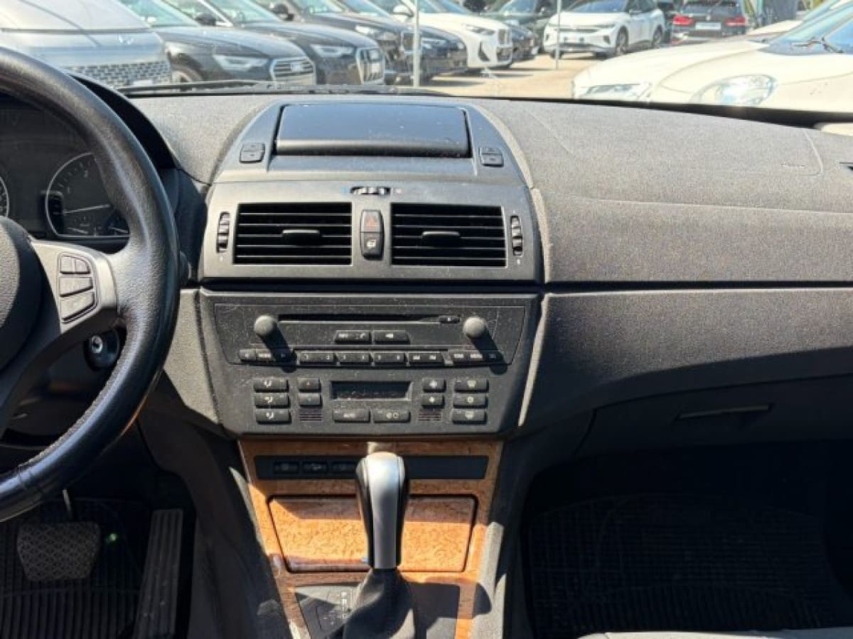 BMW X3            (E83) 10
