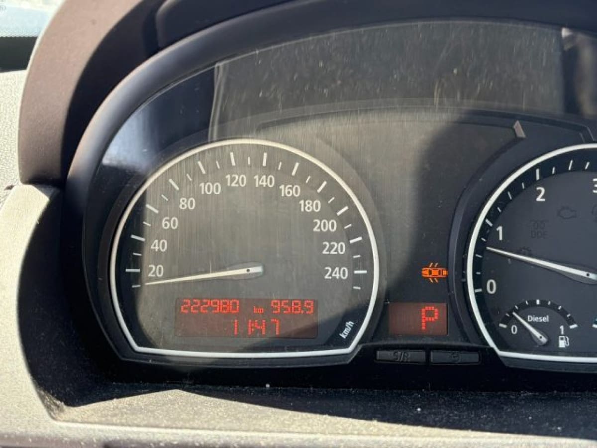 BMW X3            (E83) 11