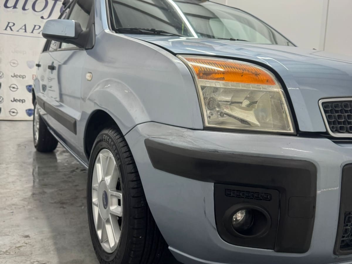 FORD Fusion 11