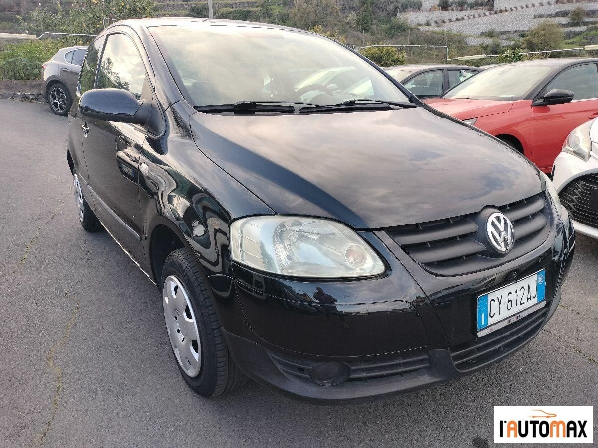 VOLKSWAGEN Fox 4