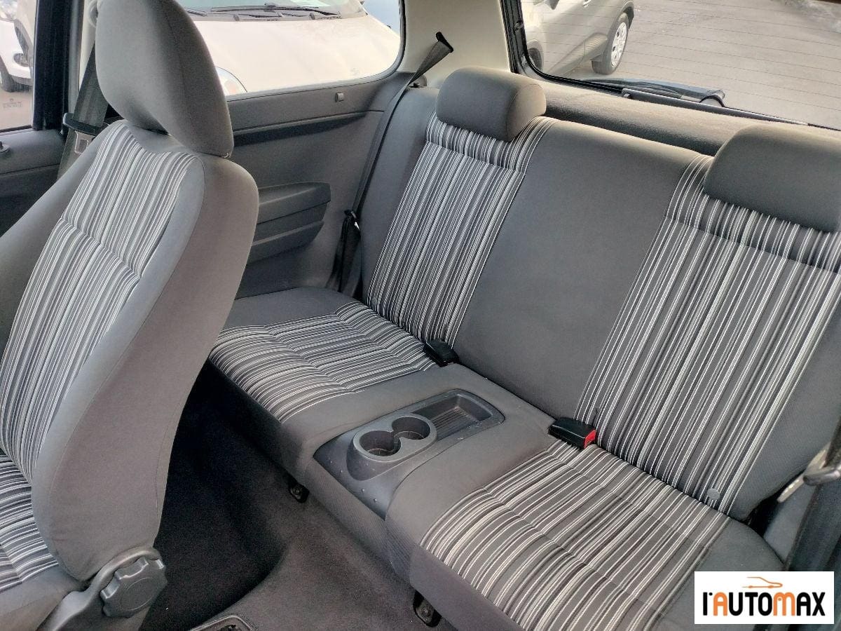VOLKSWAGEN Fox 9