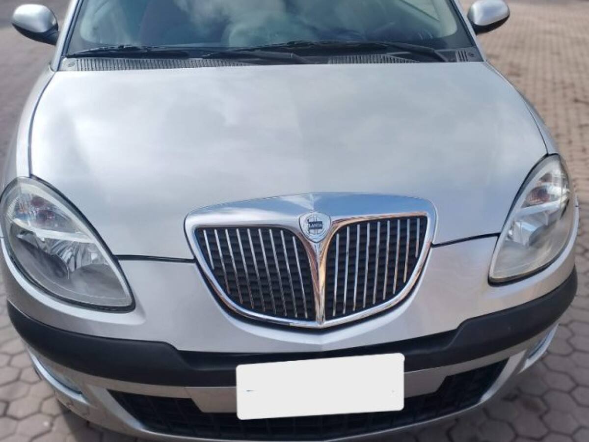 LANCIA Ypsilon 2