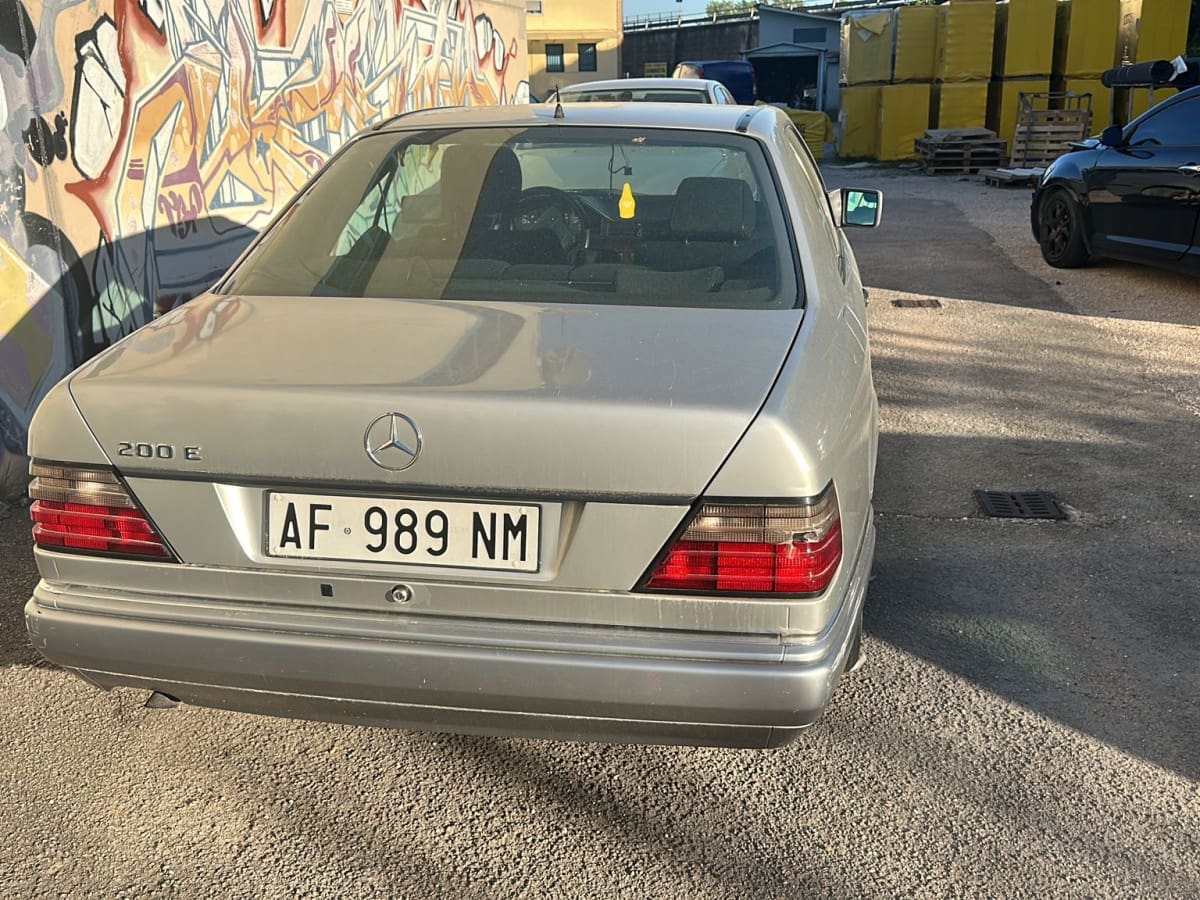 MERCEDES Serie E      (*124) 4