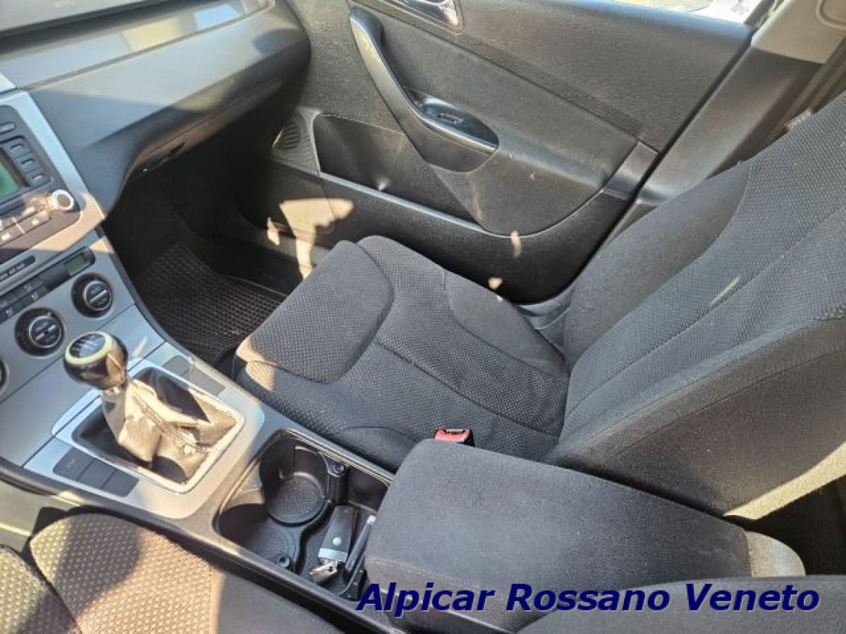 VOLKSWAGEN Passat 6ª serie 9