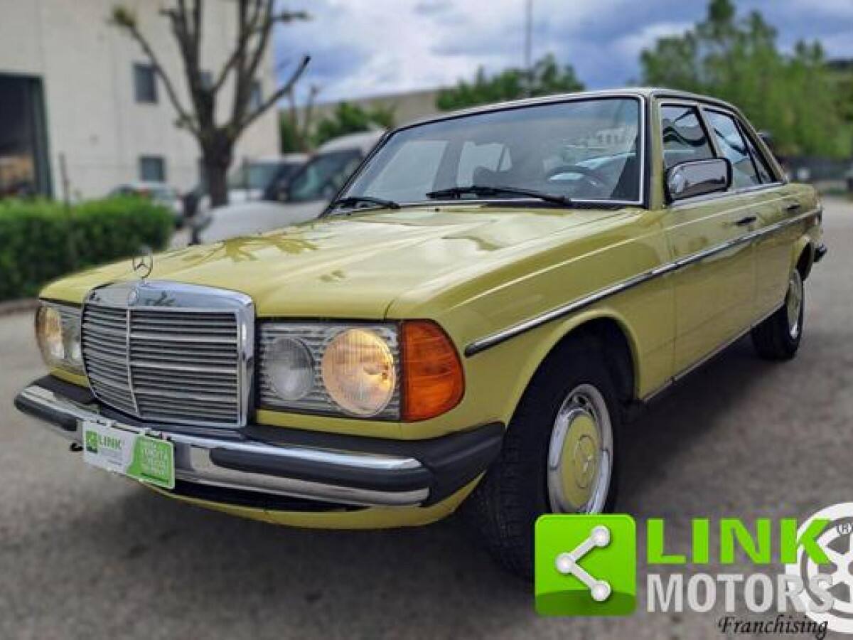 MERCEDES Serie 200-280(W123) 110008549