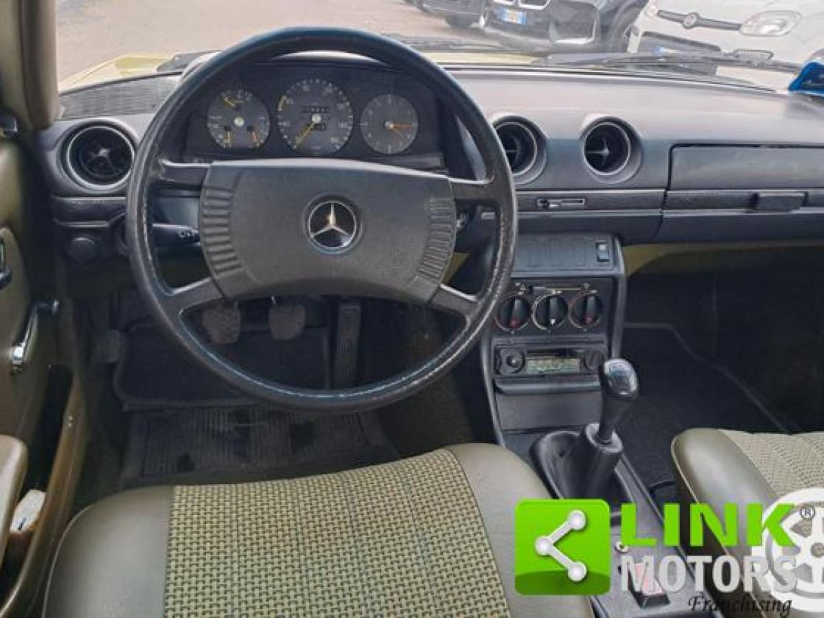 MERCEDES Serie 200-280(W123) 6