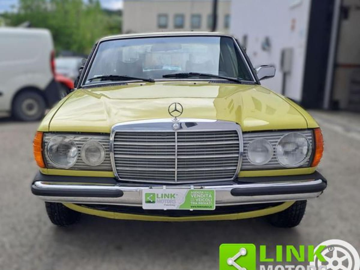 MERCEDES Serie 200-280(W123) 8