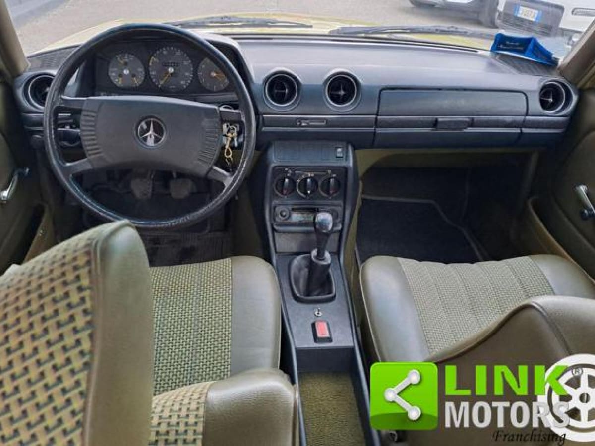 MERCEDES Serie 200-280(W123) 9