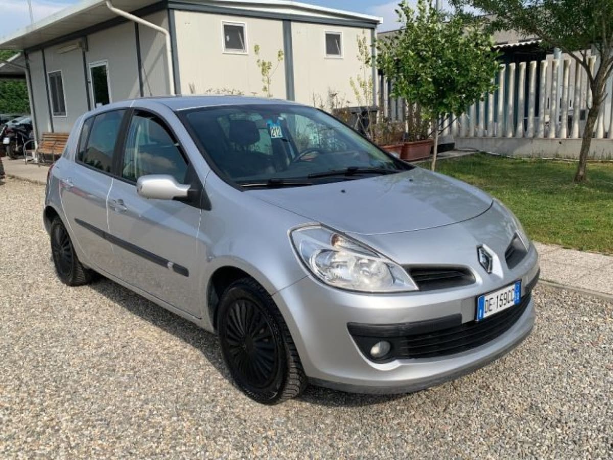 RENAULT Clio 3ª serie 3