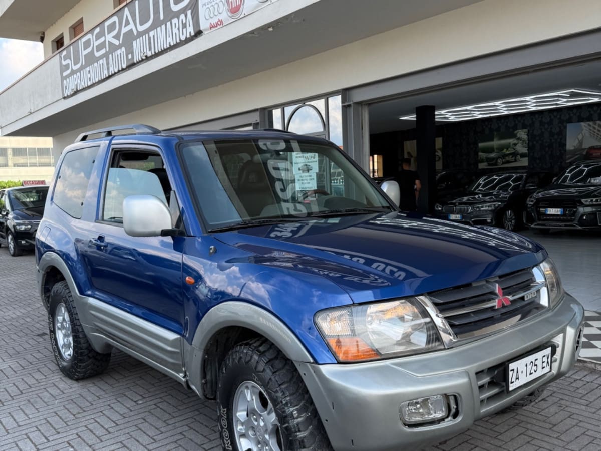MITSUBISHI Pajero (2000-2007) 3