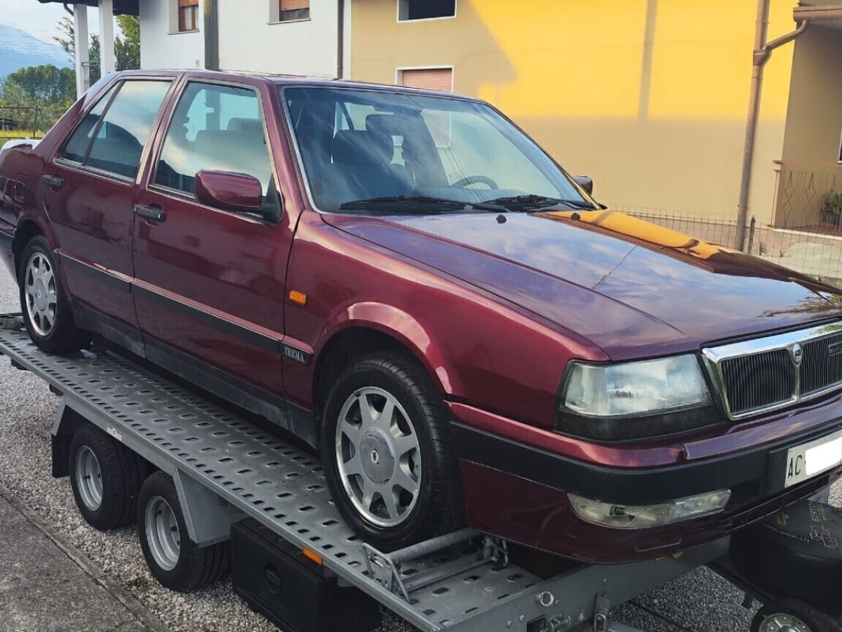 LANCIA Thema 2