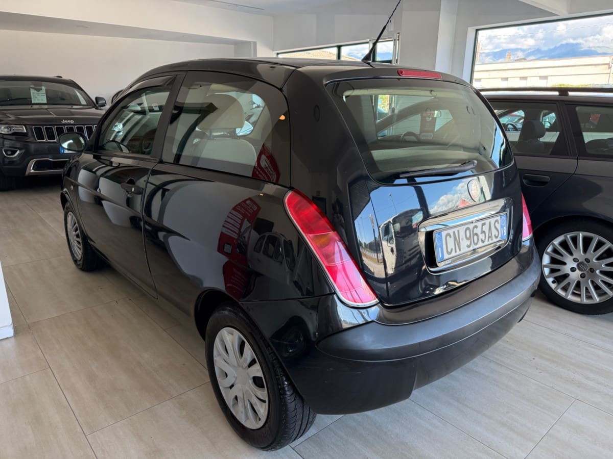 LANCIA Ypsilon 6