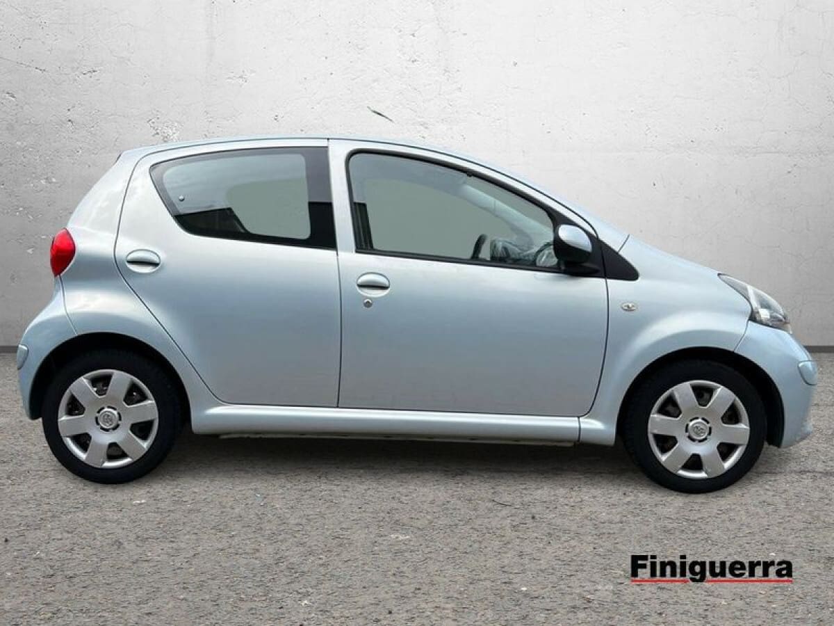 TOYOTA Aygo 1ª serie 5