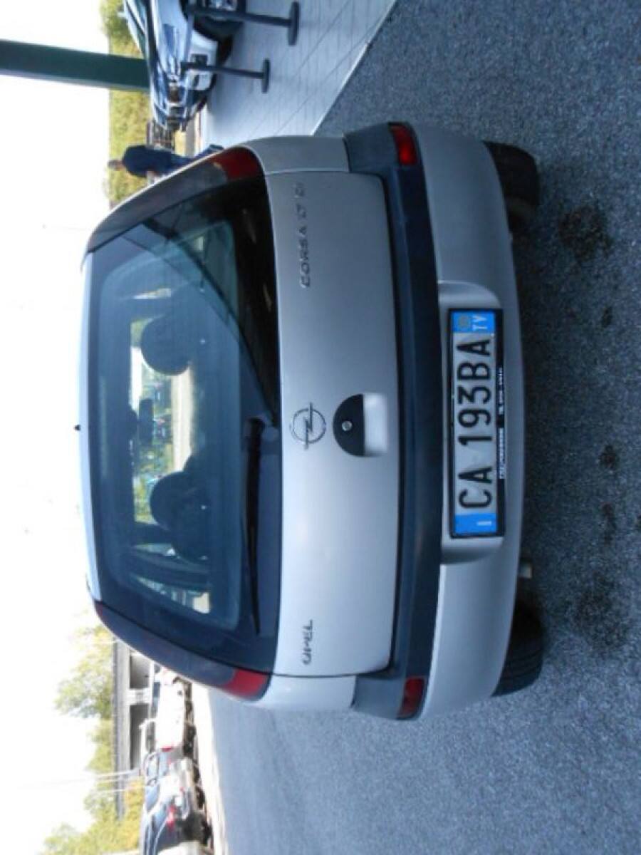 OPEL Corsa 3ª serie 6