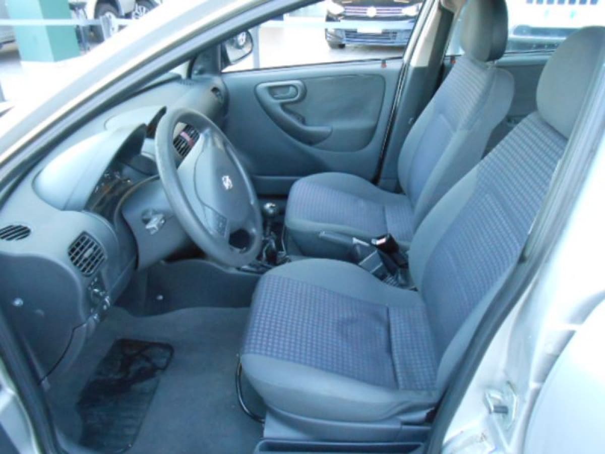 OPEL Corsa 3ª serie 9