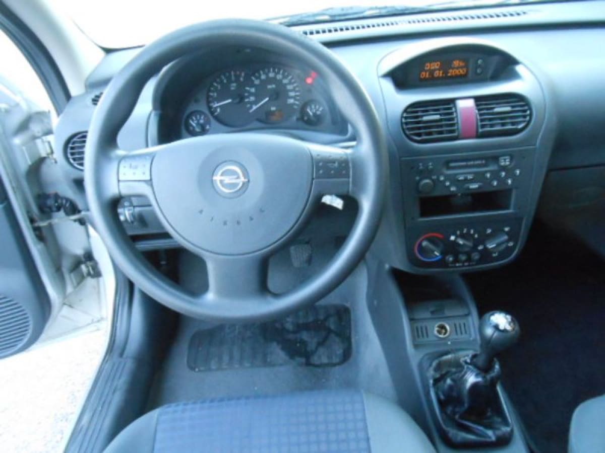 OPEL Corsa 3ª serie 10