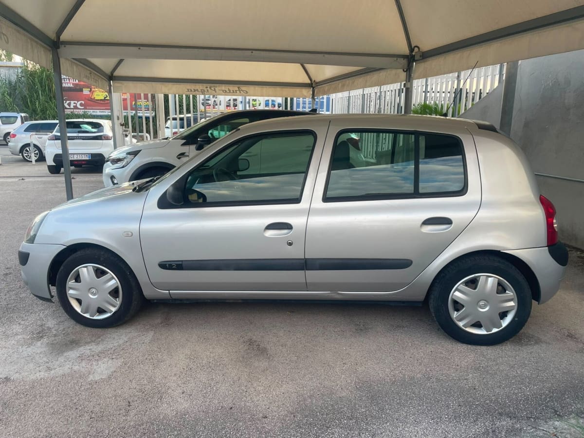 RENAULT Clio 2ª serie 7