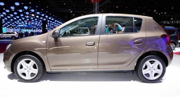 Dacia Sandero - LIVE