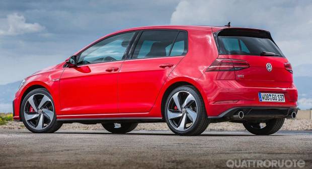 Volkswagen Golf GTI Performance (2017)