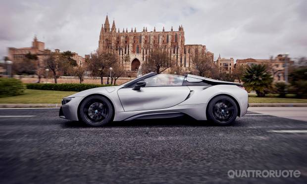 BMW i8 Roadster (2018)