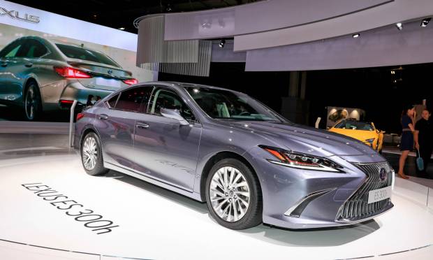 Lexus ES (2018) - LIVE