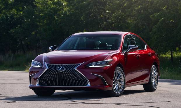 Lexus ES (2020)