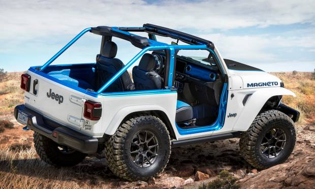 Jeep Wrangler Magneto Concept (2021) Jeep Wrangler Magneto Concept (2021)