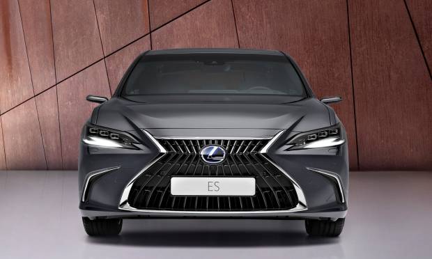 Lexus ES (2021)