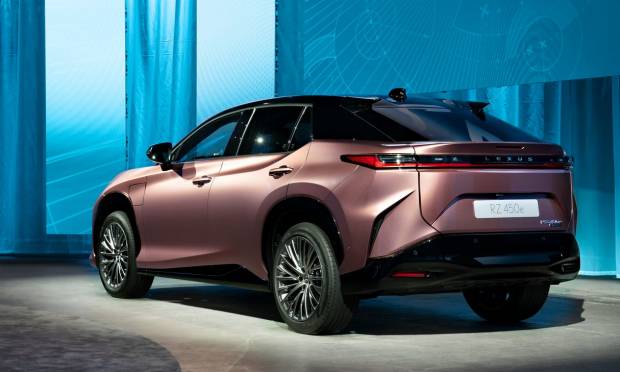 Lexus RZ 450e (2022)