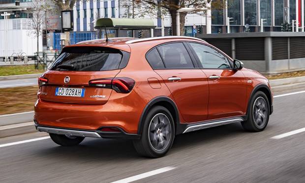 Fiat Tipo Cross (2023)