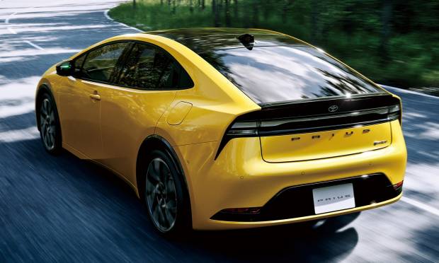 Toyota Prius Plug-in (2023)