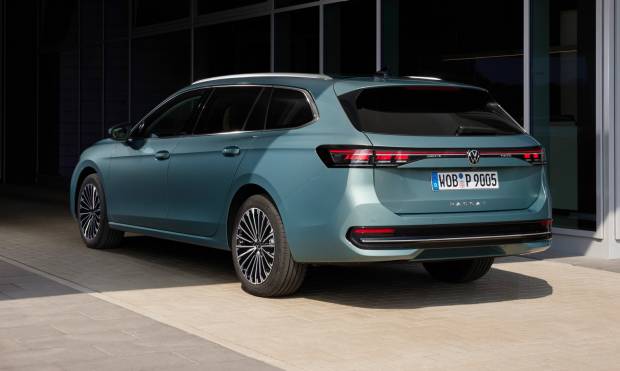 Volkswagen Passat Variant (2023) Volkswagen Passat Variant (2023)