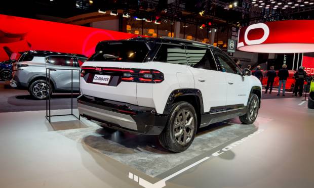 Jeep Compass LIVE (2026)