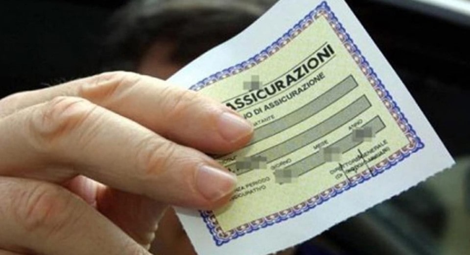 Assicurazioni: come scegliere la RC auto, il furto/incendio e le altre protezioni 