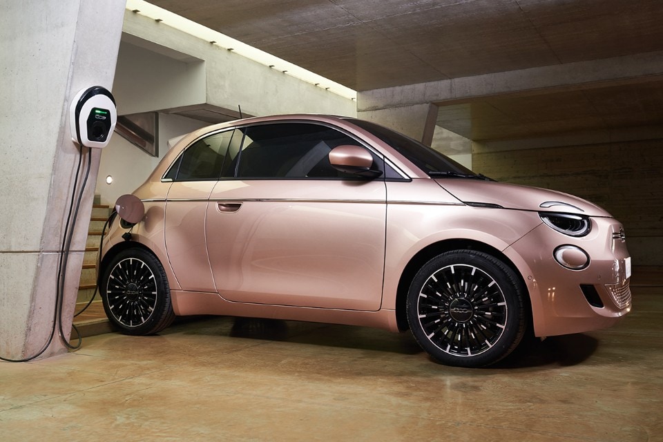 Fiat 500e: la rivoluzione elettrica di un’icona intramontabile