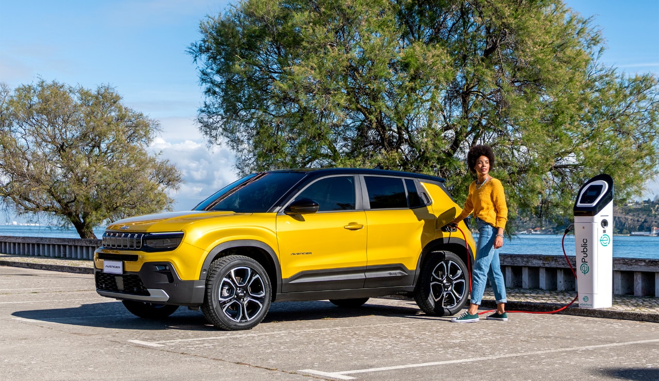Nuova Jeep® Avenger 100% elettrica si distingue su ogni strada