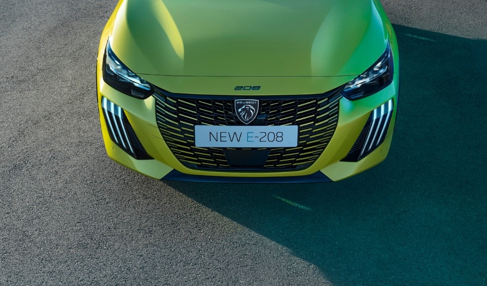 Nuova PEUGEOT E-208: divertente e irresistibile