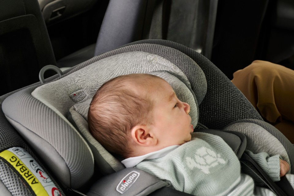 Un viaggio, due strade possibili: Chicco EverOne i-Size e Seat105 i-Size