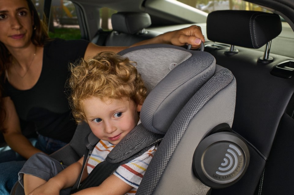 Un viaggio, due strade possibili: Chicco EverOne i-Size e Seat105 i-Size