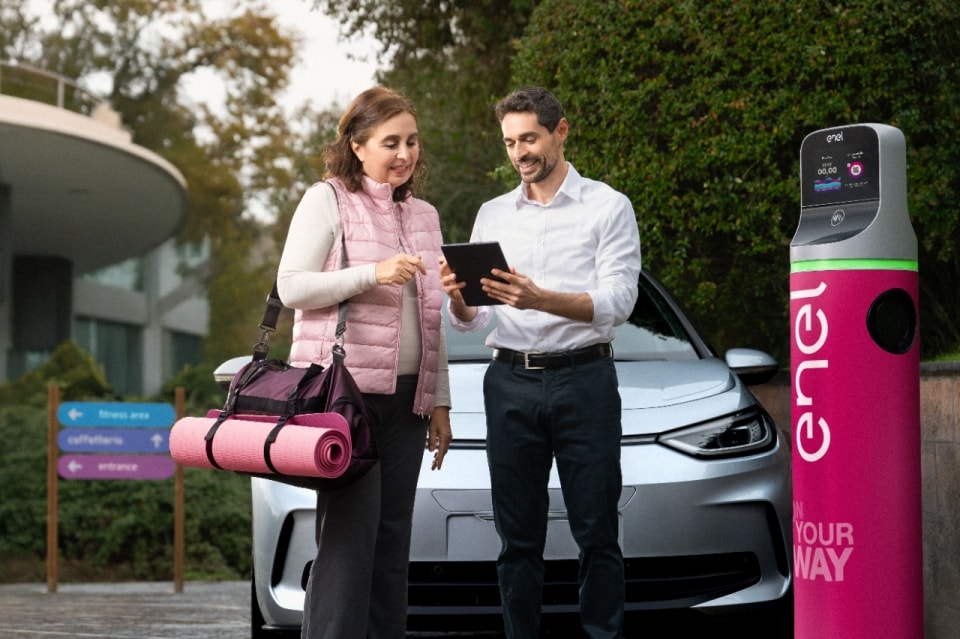 Tecnologia, connettività e risparmio: il trio Enel per la ricarica domestica