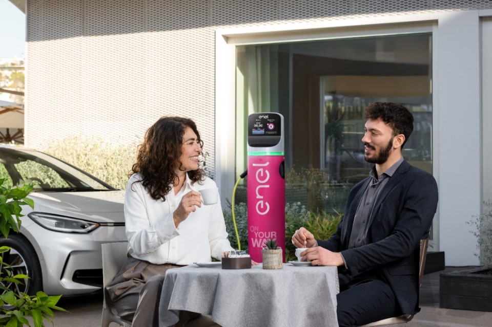 Tecnologia, connettività e risparmio: il trio Enel per la ricarica domestica
