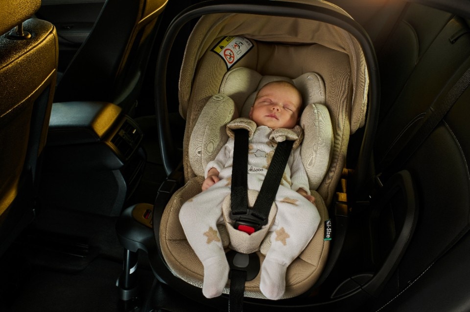 Bambini in auto: i consigli di Chicco per viaggiare sicuri